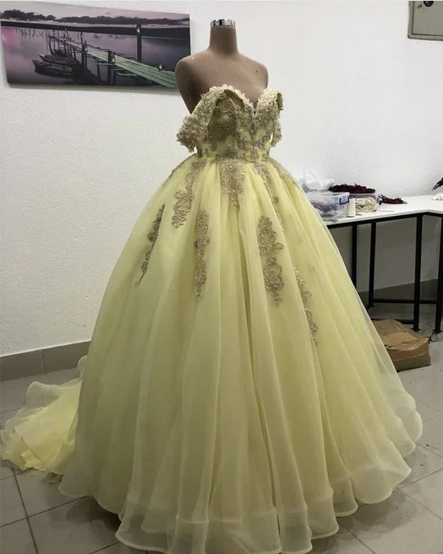 Destination wedding dressesTulle Off Shoulder Ball Gown Lace Embroidery Quinceanera Dresses Luxury Lace Gown